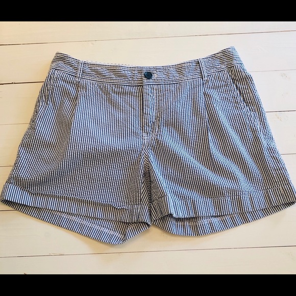 Banana Republic Seersucker Shorts Size 8 - Picture 1 of 4